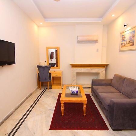 Premier Inn Mall Λαχόρη Εξωτερικό φωτογραφία
