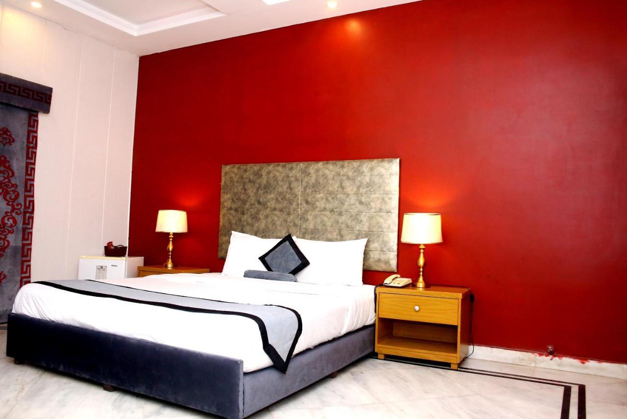 Premier Inn Mall Λαχόρη Εξωτερικό φωτογραφία